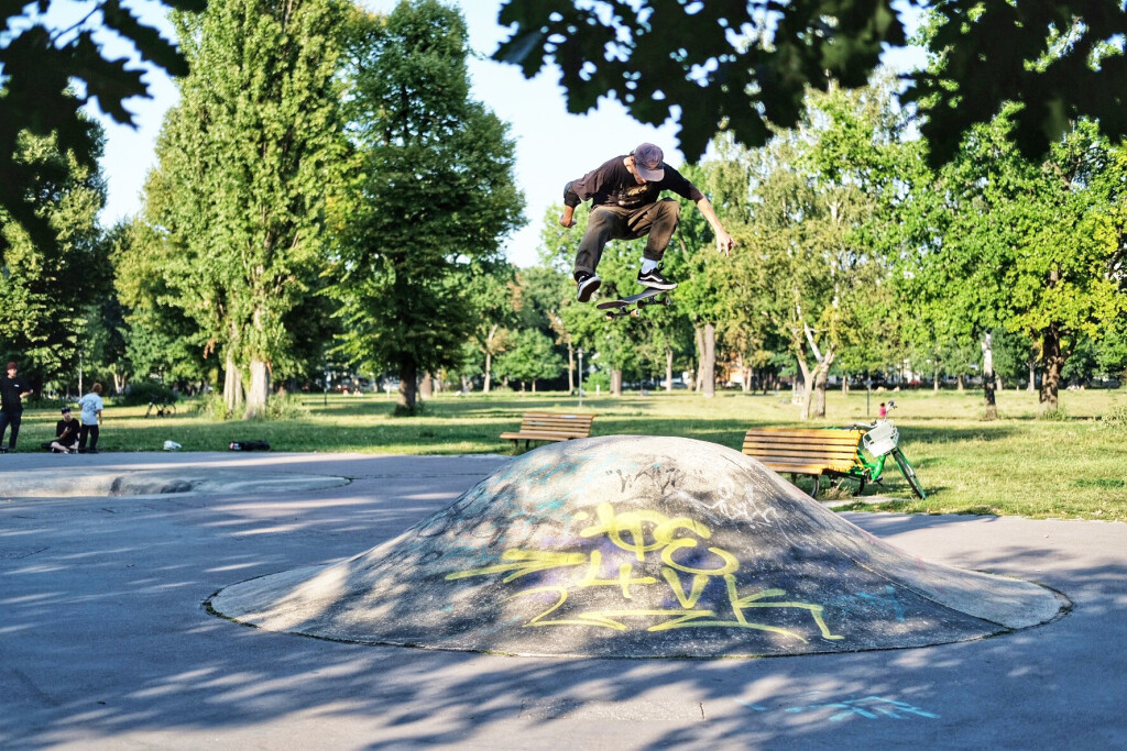 Vojtech Freitag @___vf fs kickflip Berlin ph_Jan Havranek @havrosh